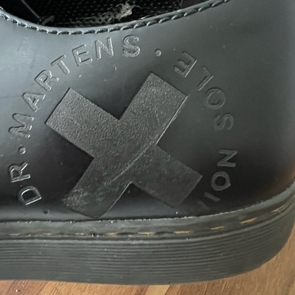 Doc Marten Bram Men\'s Black Leather Shoes, size 10, used condition, see photos main image 5